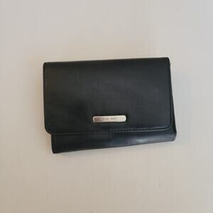 Nine West Black Leather Zip Pouch Wallet with Keyring Pull Compact Minimalist